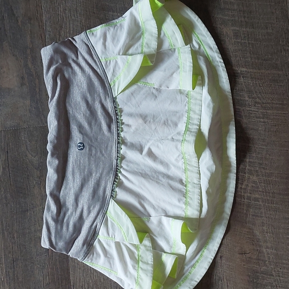 Lululemon size 4 skirt - Picture 2 of 4